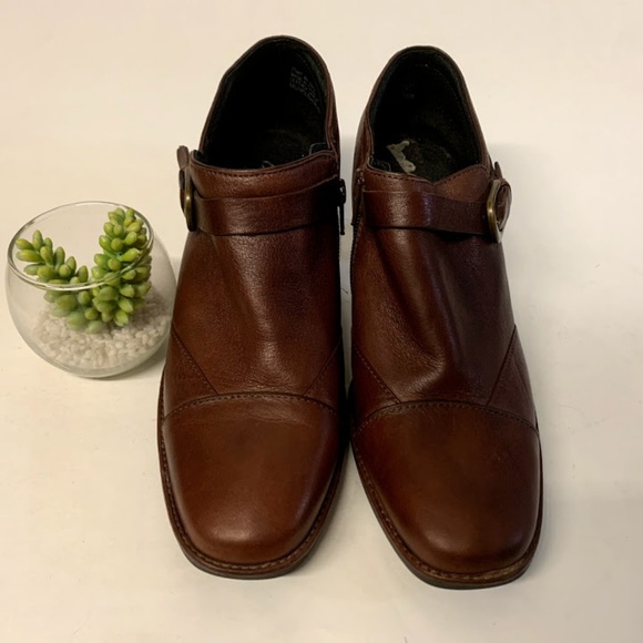 Clarks Brown Leather Buckle Detail Ankle Boots - Picture 4 of 8